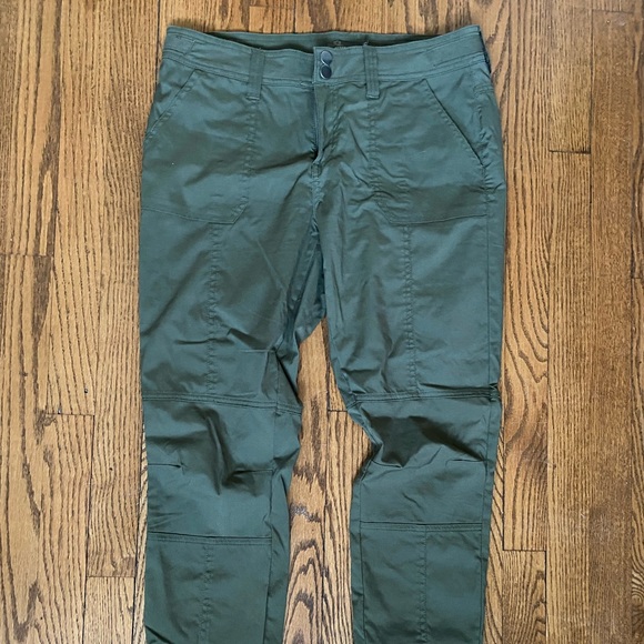 PRANA pants. Size 8.  Green.  Light weight, comfortable, great looking pant. - Picture 4 of 4